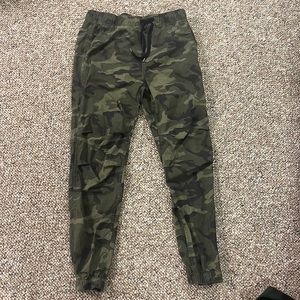 American Eagle Camo Flex Cargo Joggers